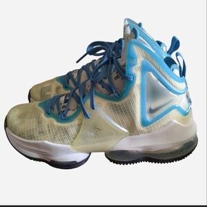 Nike LeBron 19 "Space Jam: Sweatsuit" | Size 7Y (Men's 7 / Women's 8.5)